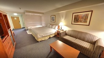 Days Inn & Suites by Wyndham Niagara Falls Centre St. By the Falls