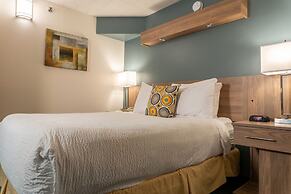 Days Inn & Suites by Wyndham Niagara Falls Centre St. By the Falls