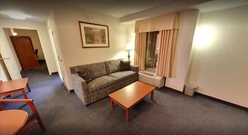 Days Inn & Suites by Wyndham Niagara Falls Centre St. By the Falls