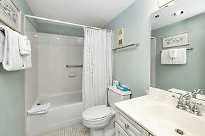 Hodnett Cooper's Beach Club