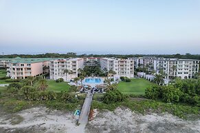 Hodnett Cooper's Beach Club