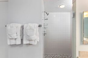 Hodnett Cooper's Beach Club