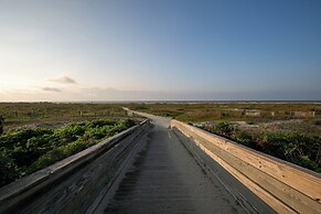 Hodnett Cooper's Beach Club