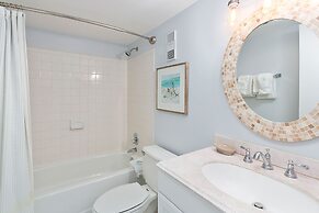 Hodnett Cooper's Beach Club