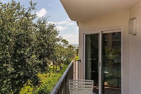 Hodnett Cooper's Beach Club