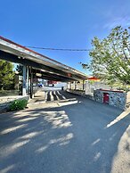 Timbers INN and Suites