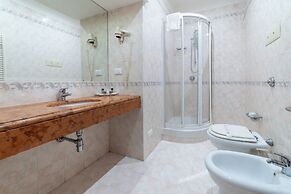 Massimo Plaza Hotel