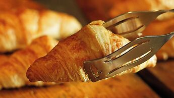 InterContinental Marine Drive Mumbai by IHG