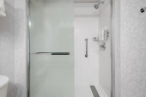 Hampton Inn & Suites Newark Airport Elizabeth