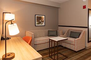 Hampton Inn & Suites Newark Airport Elizabeth