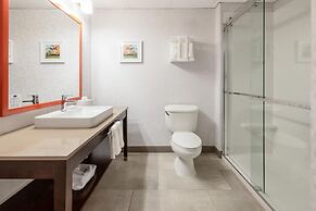 Hampton Inn & Suites Newark Airport Elizabeth