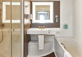 B&B HOTEL Rueil-Malmaison Gare