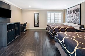 Super 8 by Wyndham North Hollywood
