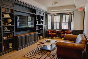 Fess Parker Wine Country Inn