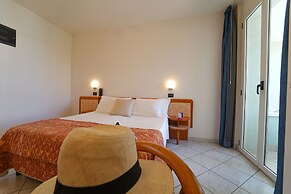 Hotel Dasamo - Dada Hotels