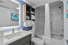 Compass Cove Resort