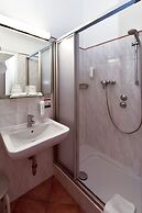 Hotel Adria München