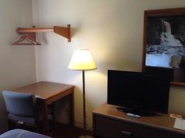 Super 8 by Wyndham Winchester VA