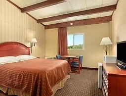 Travelodge by Wyndham Lima OH