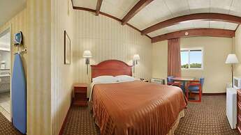 Travelodge by Wyndham Lima OH