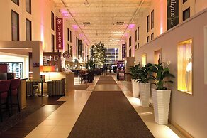 Premier Inn London Heathrow Airport T2 & T3 - Bath Road