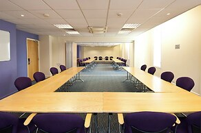 Premier Inn London Heathrow Airport T2 & T3 - Bath Road