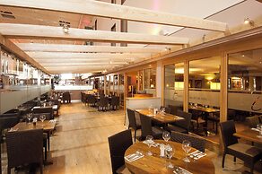 Premier Inn London Heathrow Airport T2 & T3 - Bath Road