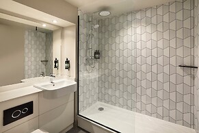 Premier Inn London Heathrow Airport T2 & T3 - Bath Road