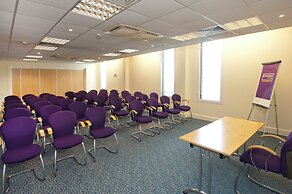 Premier Inn London Heathrow Airport T2 & T3 - Bath Road