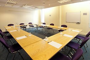 Premier Inn London Heathrow Airport T2 & T3 - Bath Road