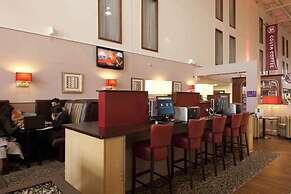 Premier Inn London Heathrow Airport T2 & T3 - Bath Road