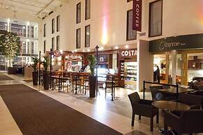 Premier Inn London Heathrow Airport T2 & T3 - Bath Road