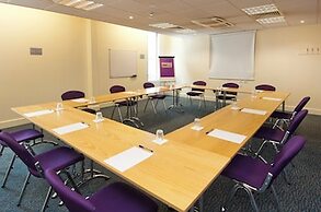 Premier Inn London Heathrow Airport T2 & T3 - Bath Road