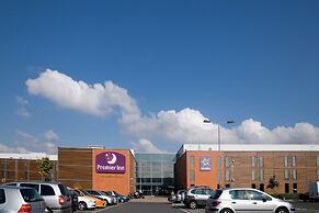 Premier Inn London Heathrow Airport T2 & T3 - Bath Road