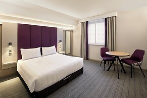 Premier Inn London Heathrow Airport T2 & T3 - Bath Road