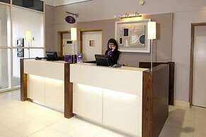 Premier Inn London Heathrow Airport T2 & T3 - Bath Road