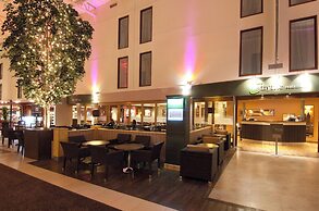 Premier Inn London Heathrow Airport T2 & T3 - Bath Road