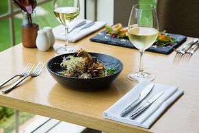 Best Western Plus Hovell Tree Inn