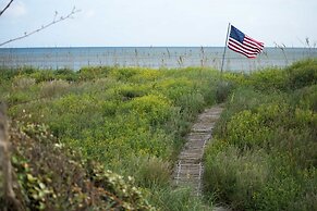 Atlantic Beach Resort, a Ramada by Wyndham