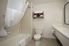 Hawthorn Suites by Wyndham Oakland/Alameda