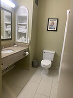Hotel Marguerite Anaheim/Garden Grove, Trademark Collection by Wyndham