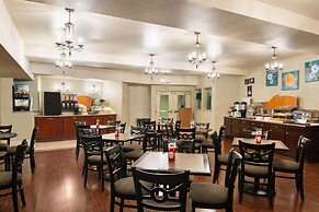 Hotel Marguerite Anaheim/Garden Grove, Trademark Collection by Wyndham