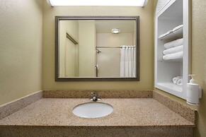 Hotel Marguerite Anaheim/Garden Grove, Trademark Collection by Wyndham