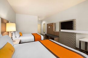Hotel Marguerite Anaheim/Garden Grove, Trademark Collection by Wyndham