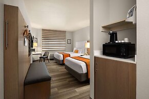 Hotel Marguerite Anaheim/Garden Grove, Trademark Collection by Wyndham
