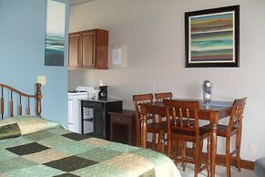 Spruce Hill Inn and Cottages