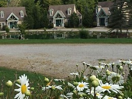 Spruce Hill Inn and Cottages