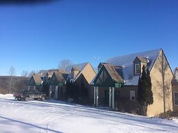 Spruce Hill Inn and Cottages