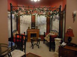 Spruce Hill Inn and Cottages