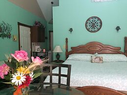 Spruce Hill Inn and Cottages